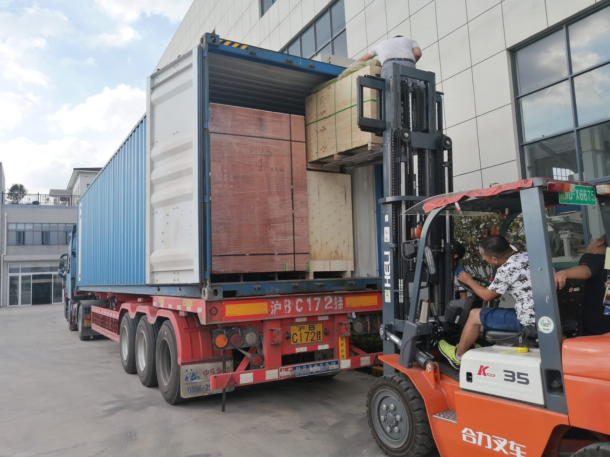 Shipping of the ice milling machine